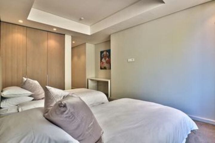 Room 10 of 36