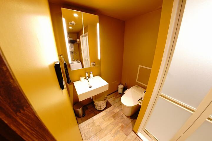 Room 16 of 27