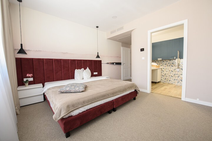Room 18 of 28