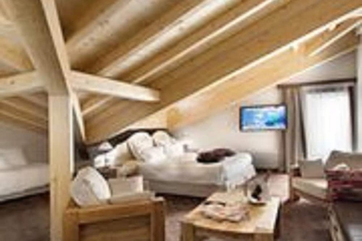 Room 5 of 30