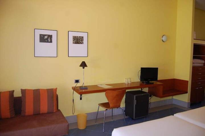Room 11 of 12