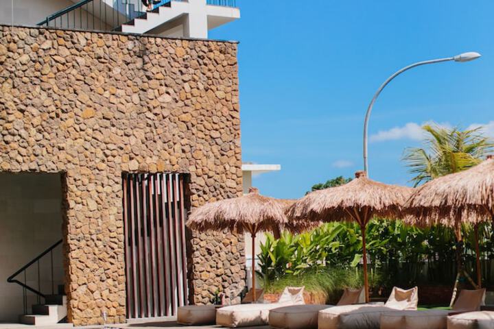 Pool Hotel