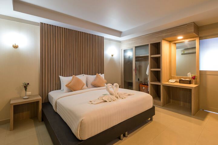 Room 15 of 208