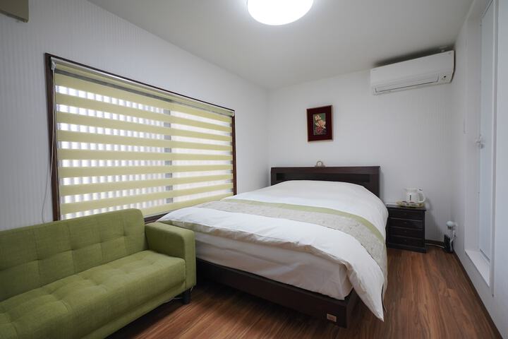 Room 9 of 96
