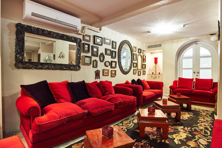 Entrance & Lobby