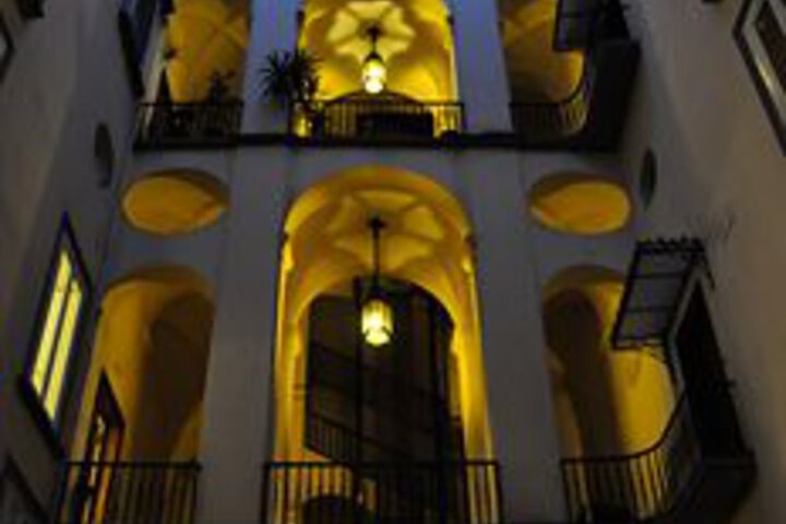 Hotel Exterior 8 of 28