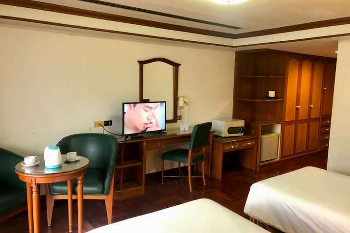 Room 46 of 195