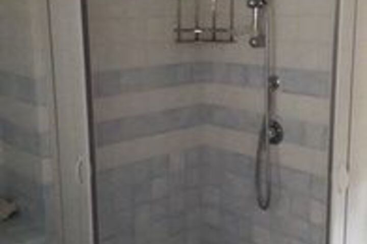 Room 4 of 25
