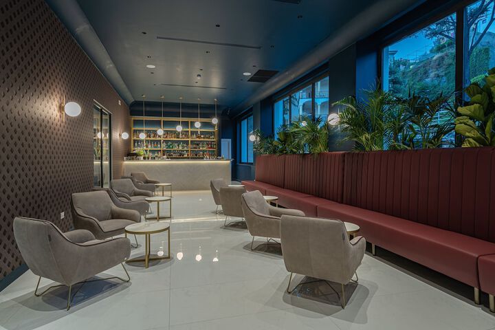 Lounge 172 of 211