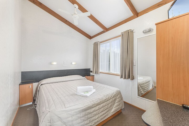 Room 6 of 54