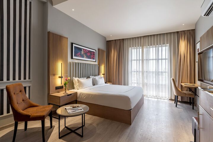 Room 25 of 60