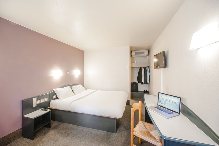 Room 6 of 37