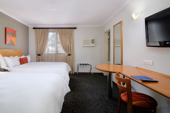 Room 2 of 34