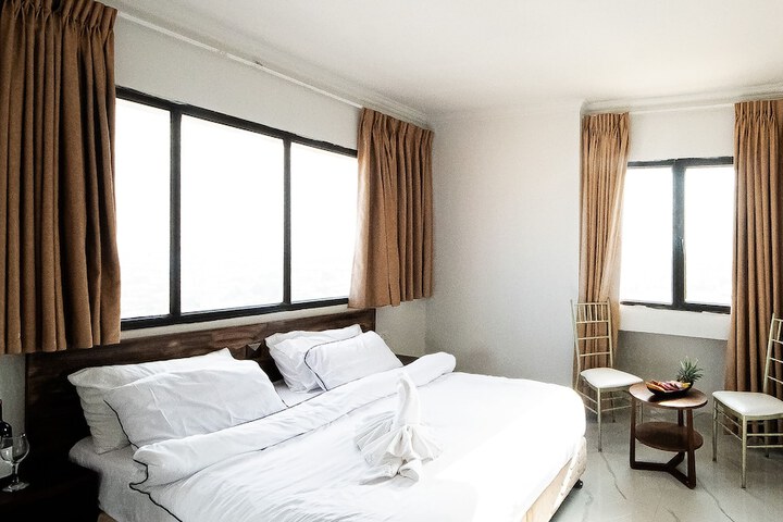 Room 37 of 123