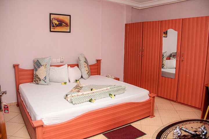 Room 16 of 53