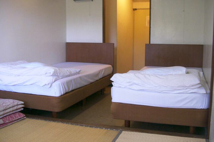 Room 19 of 107
