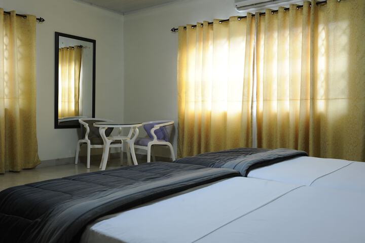 Room 28 of 67