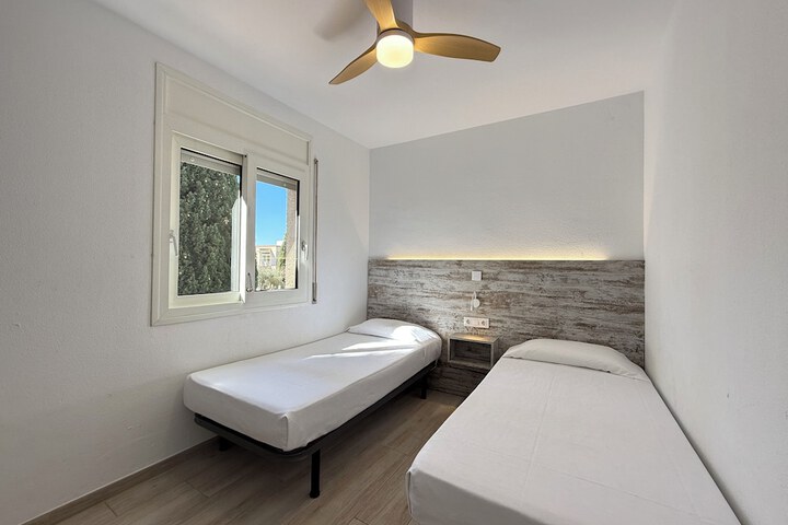 Room 13 of 84
