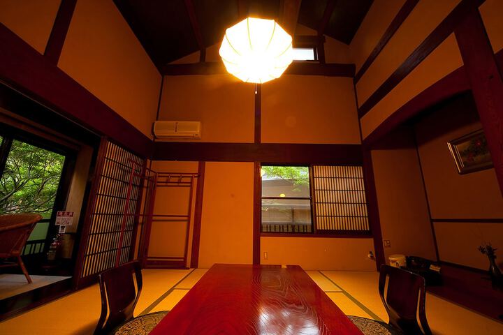 Room 12 of 95