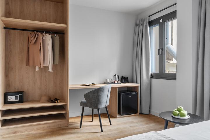 Room 8 of 36