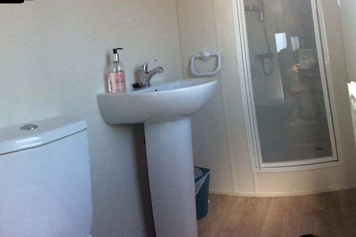 Room 2 of 27