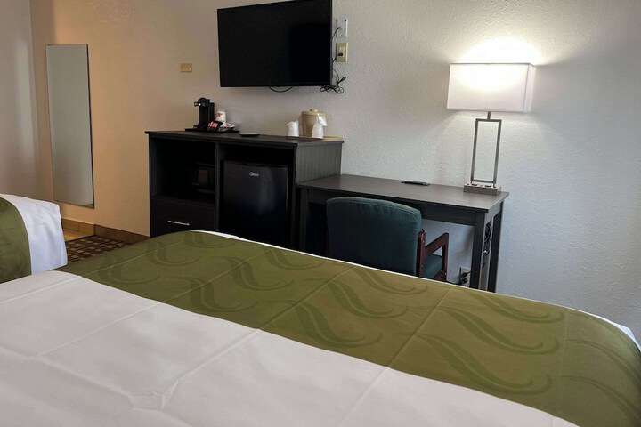 Room 35 of 44