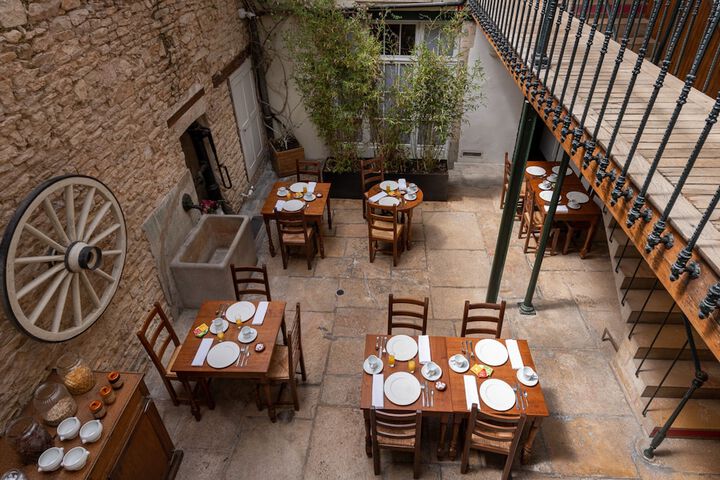 Breakfast area