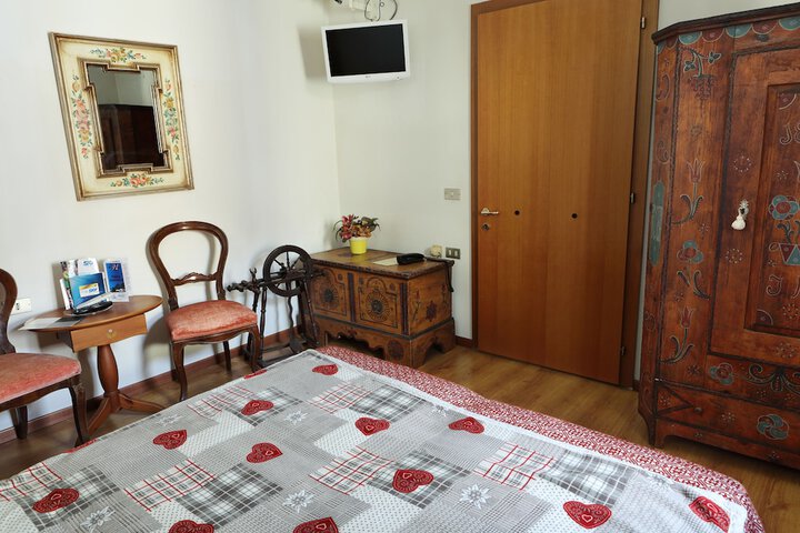 Room 12 of 69