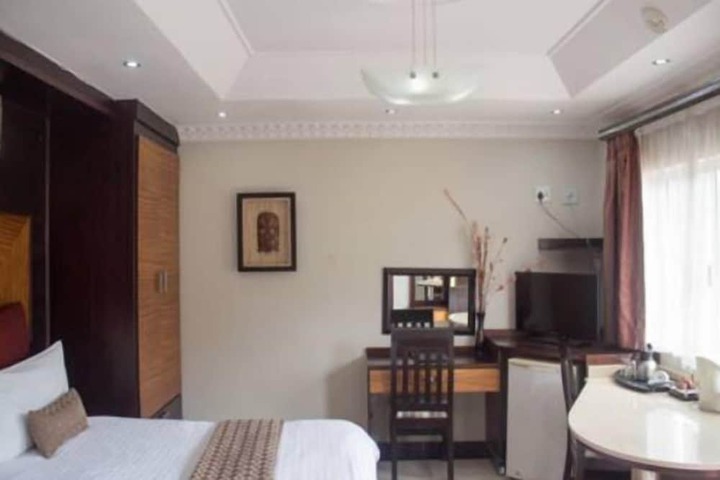 Room 3 of 24
