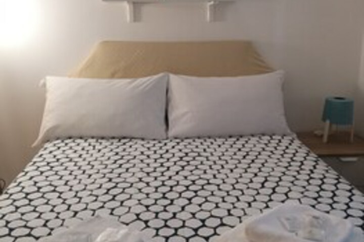 Room 53 of 82
