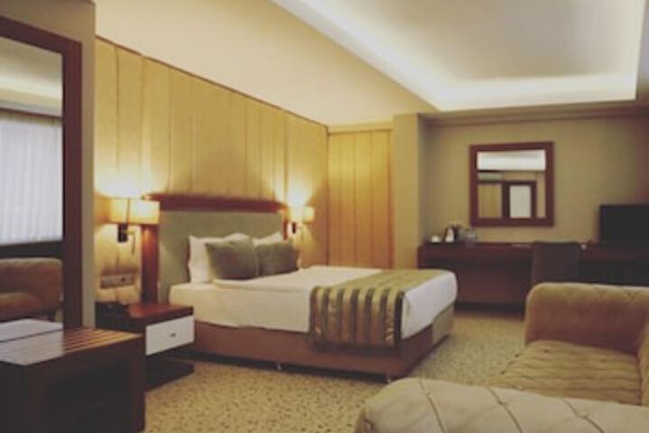Room 10 of 21