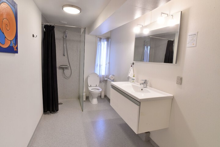 Room 13 of 22