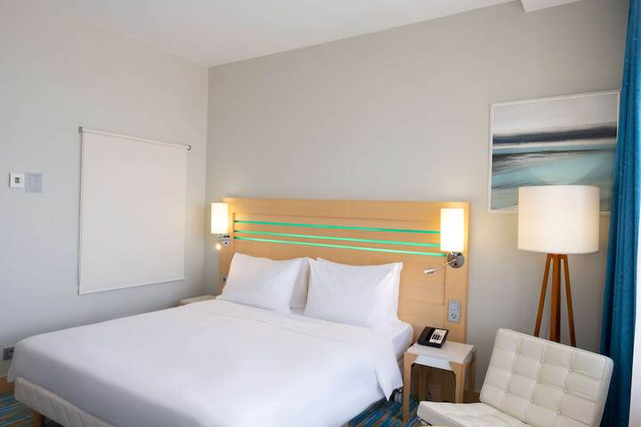 Room 30 of 160