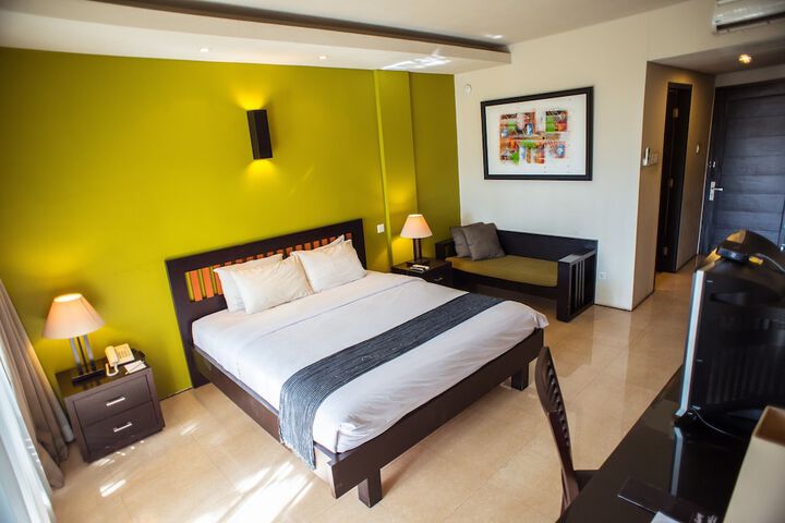 Room 10 of 43