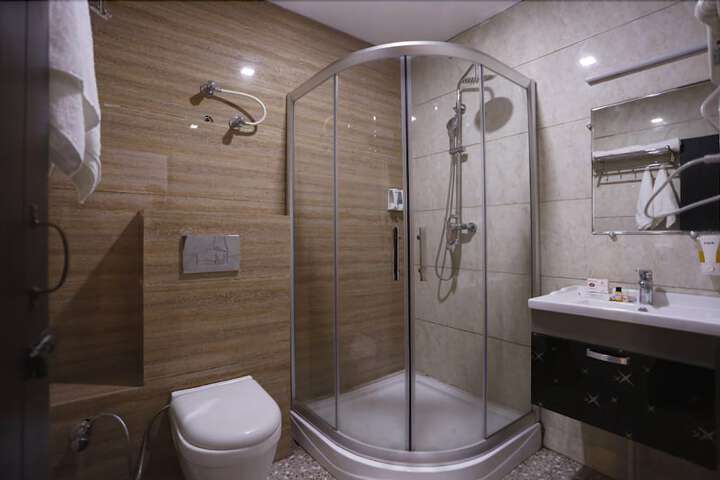 Room 30 of 46