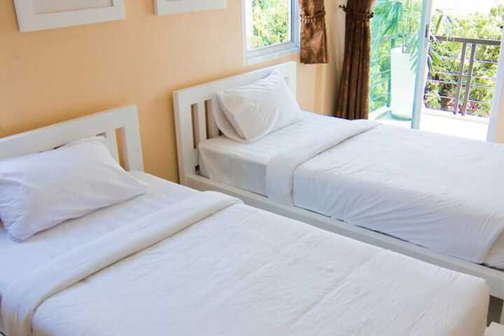 Room 4 of 28
