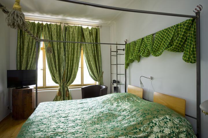Room 5 of 50