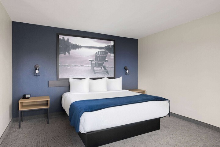 1 King Bed Suite (5 of 22)