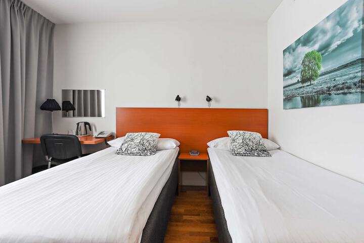 Room 15 of 51