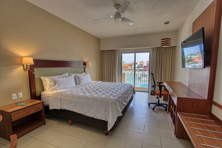 Room 5 of 72