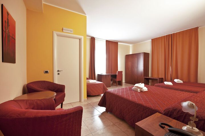 Room 12 of 64