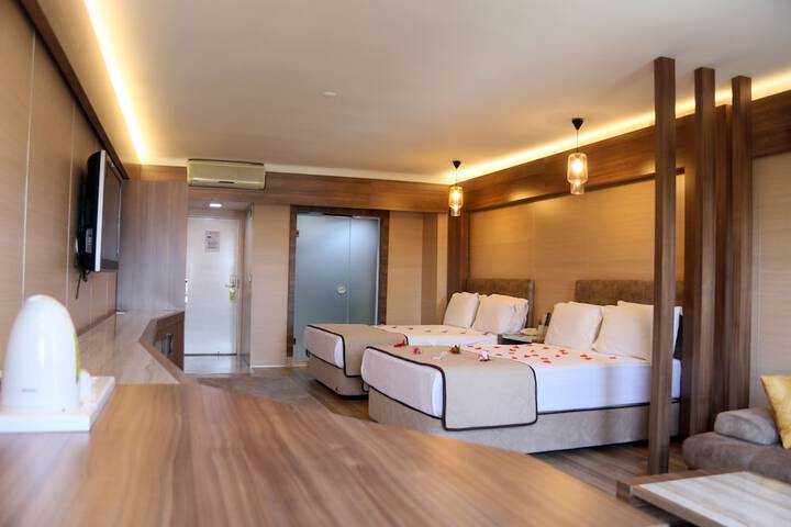 Room 11 of 30
