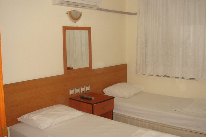 Room 9 of 11