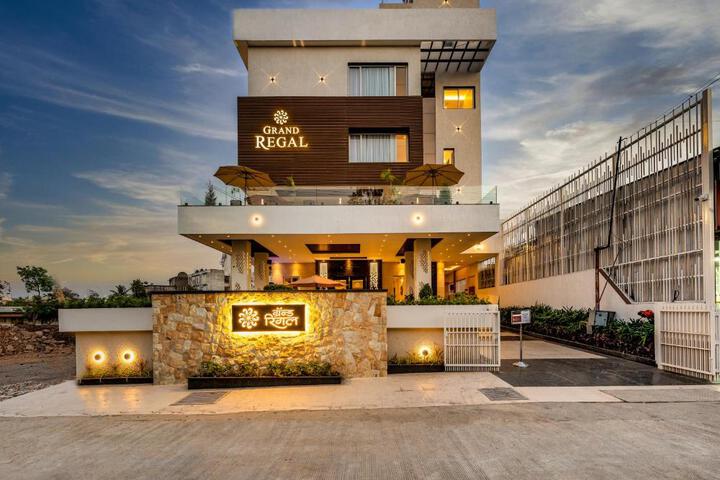 Grand Regal