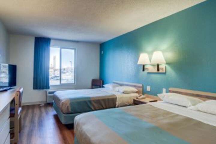 Room 5 of 33