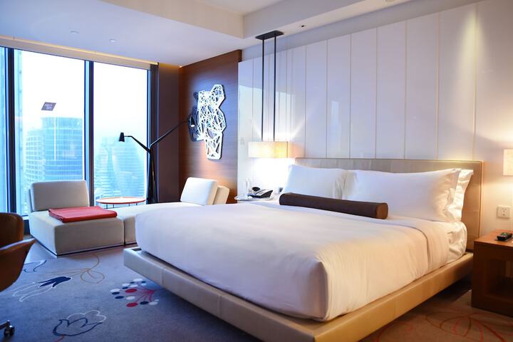 Room 6 of 182