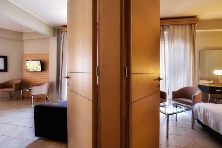 Room 14 of 166
