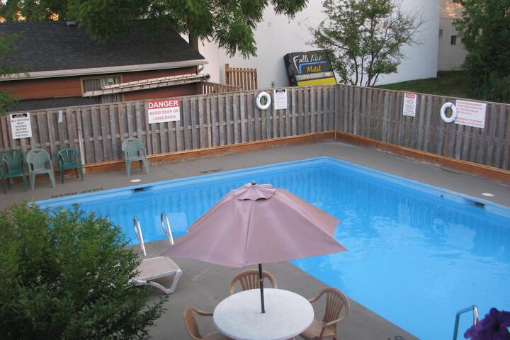 Pool 57 of 72