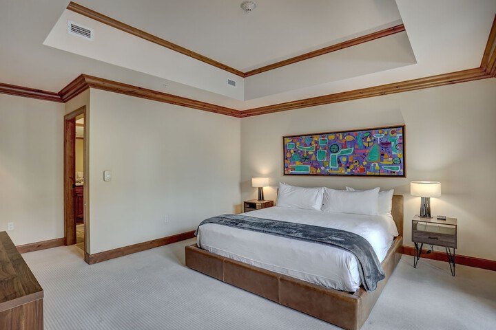 Room 20 of 569