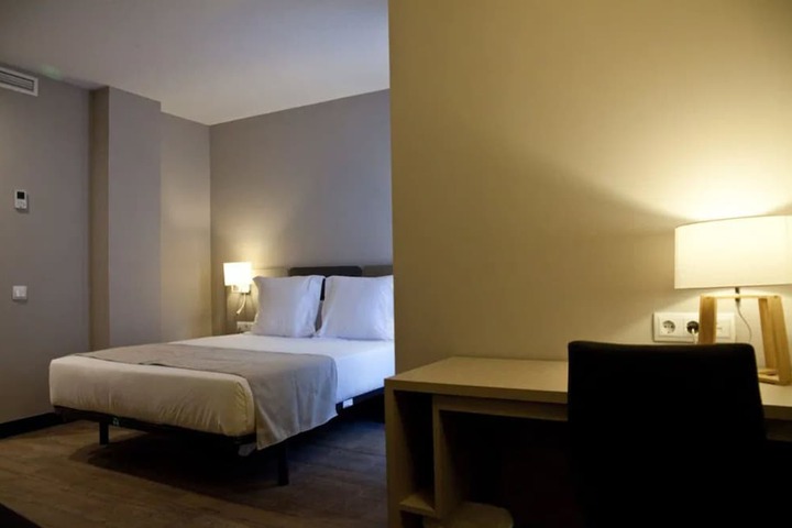 Room 18 of 31